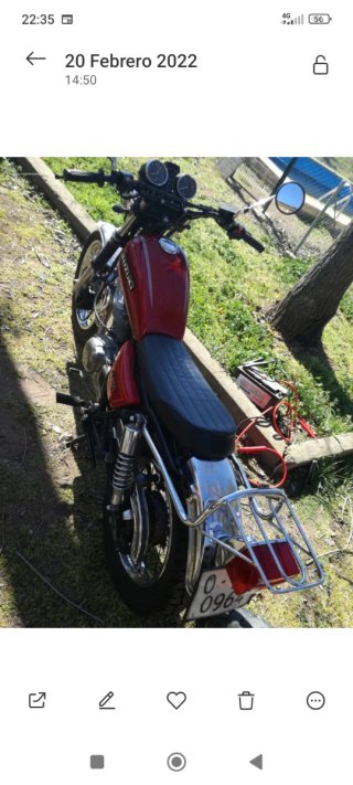 Suzuki GN250 Roja y Plateada