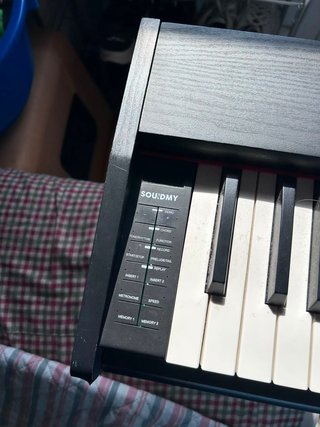 Piano Soundmy como nuevo