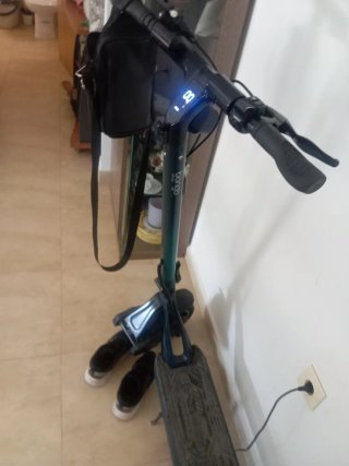 Patinete Eléctrico verde  Cecotec bogo Y65