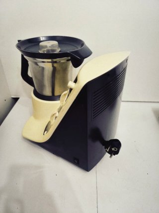 Thermomix TM 21 con accesorios