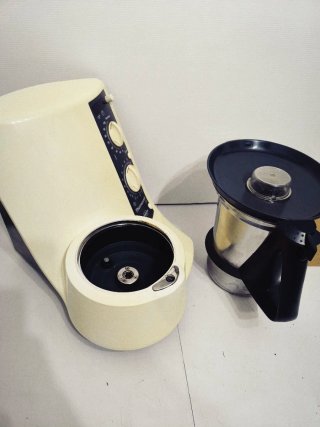 Thermomix TM 21 con accesorios