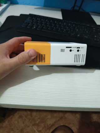Proyector LED Blanco y Amarillo nuevo