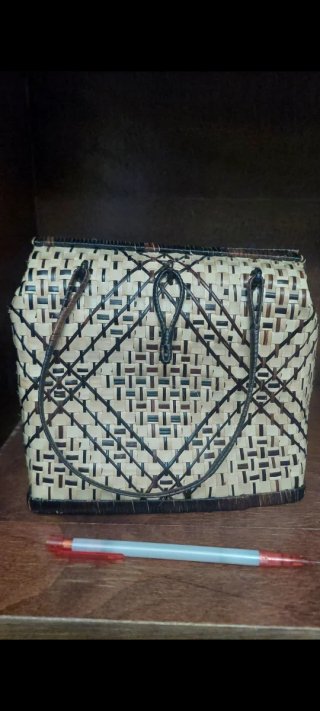 Bolso tejido a mano de Mindoro en Filipinas