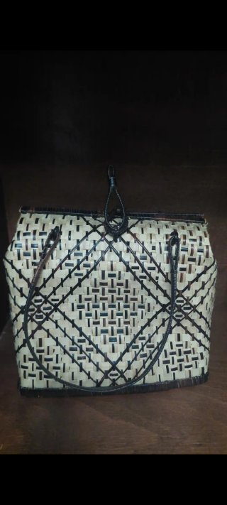Bolso tejido a mano de Mindoro en Filipinas