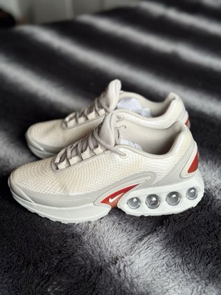 Nike Air Max DN Beige/Crema Talla 39 – Como Nuevas