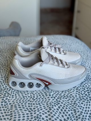 Nike Air Max DN Beige/Crema Talla 39 – Como Nuevas