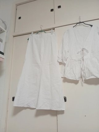 Conjunto falda y blusa blanca