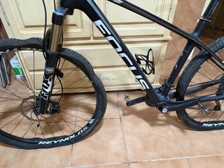 Se vende Bicicleta de Montaña Focus Raven Carbono