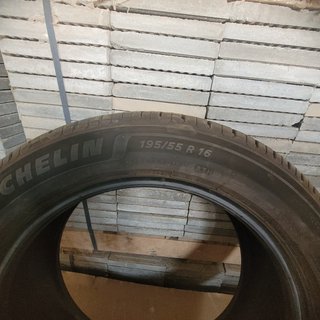 Se vende dos Neumáticos Michelin