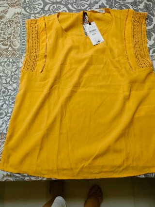 Camisa Sfera sin mangas amarilla talla L
