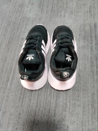 Zapatillas Adidas Niños Negras y Rosas