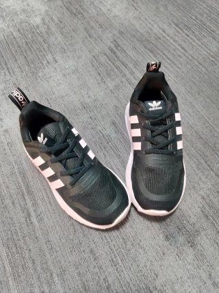 Zapatillas Adidas Niños Negras y Rosas