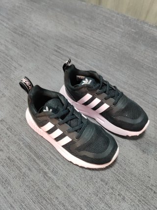 Zapatillas Adidas Niños Negras y Rosas