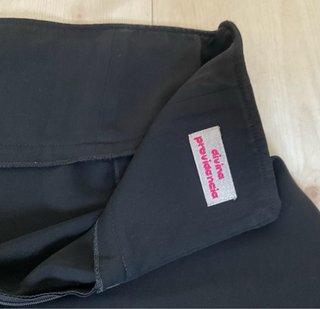 Falda Negra Divina Providencia Talla L