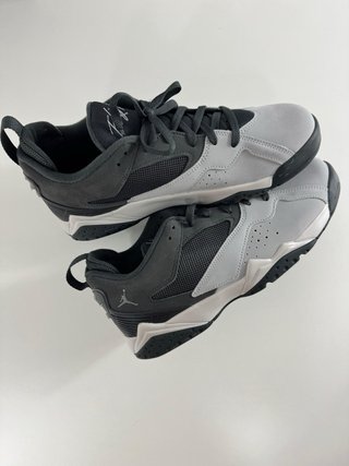 Jordan MVP 92 Gris y Blanco Talla: 46