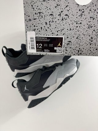 Jordan MVP 92 Gris y Blanco Talla: 46