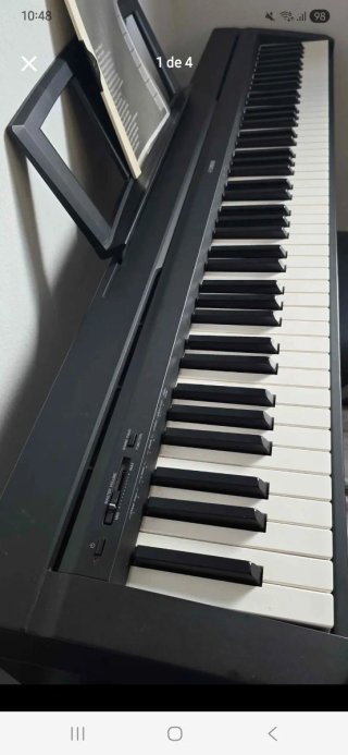 Piano Yamaha P-35 con banqueta