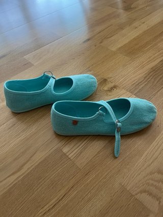Merceditas niña verde agua  La Cadena T33