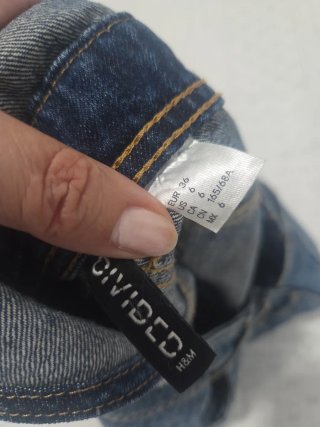 Pantalón de Peto vaquero corto desgastado
