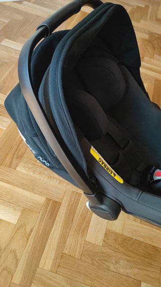 Bugaboo turtle air by Nuna