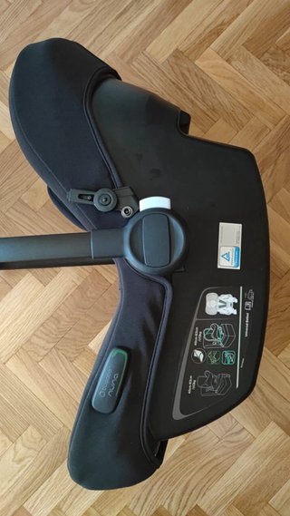 Bugaboo turtle air by Nuna