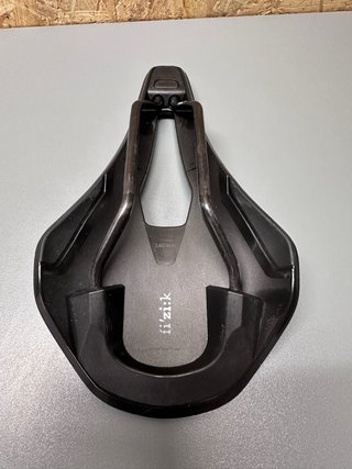 Sillín Fizik Argo Vento R1 Carbono