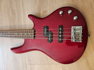 Bajo Ibanez Rojo con Funda