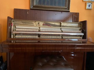 Piano Vertical Petrof