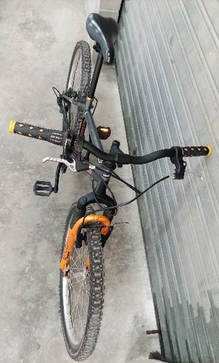 Bicicleta Rockrider Gris y Naranja