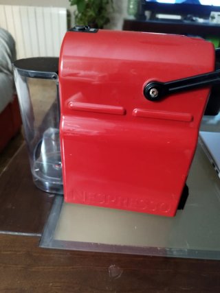 Cafetera Krups Nespresso Roja