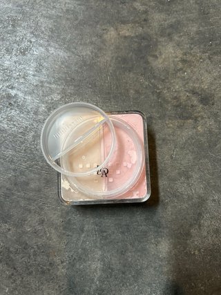 Huda Beauty Easy Bake Loose Powder Cherry Peach