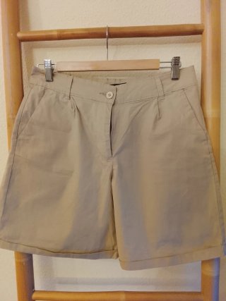 Bermudas mujer beige