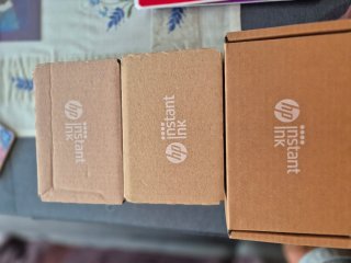 Impresora HP OfficeJet 4650 con cartuchos