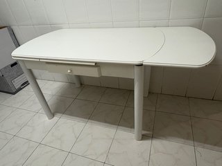Mesa de cocina extensible blanca