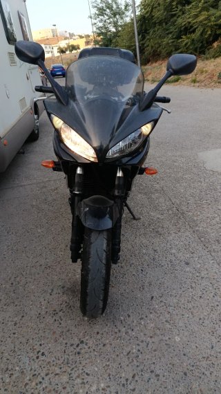 Yamaha FZ600 Negra y Plateada