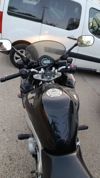 Yamaha FZ600 Negra y Plateada