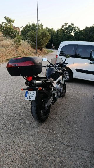Yamaha FZ600 Negra y Plateada