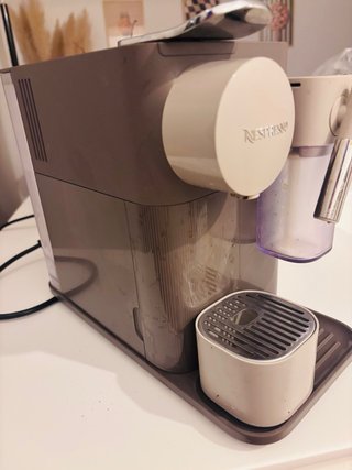 Cafetera Nespresso DeLonghi Cápsulas