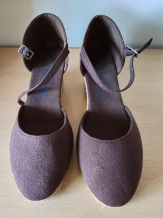 Zapatillas esparto cuña marrón