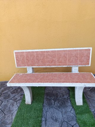 Conjunto banco y mesa de piedra y terracota
