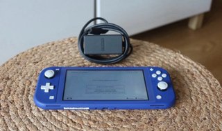Nintendo Switch Lite Blu + Custodia e Caricatore