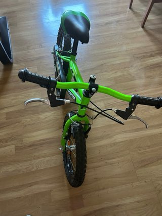 Bicicleta infantil verde ATRACTOR
