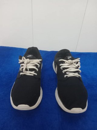 Zapatillas Nike Negras y Blancas
