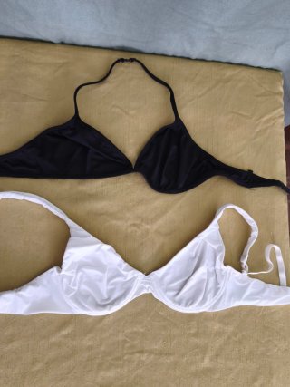Conjunto de 2 Sutiãs (Preto e Branco)