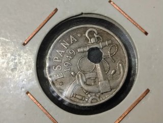 50 céntimos España 1949 error agujero
