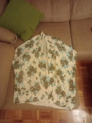 Chaleco kimono floral beige y verde