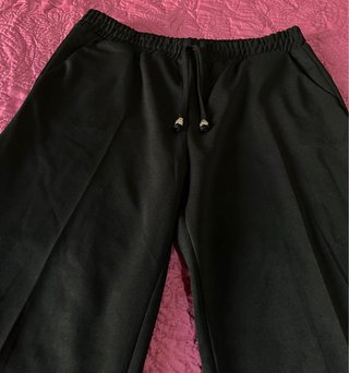 Pantaloni neri elasticizzati
