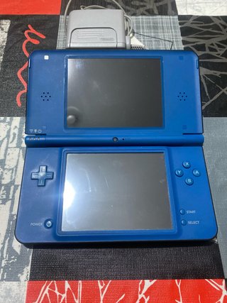 Nintendo DSi XL Blu con Caricatore