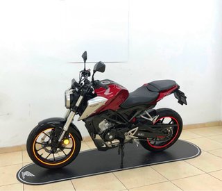Honda CB125R Naked Roja y Negra