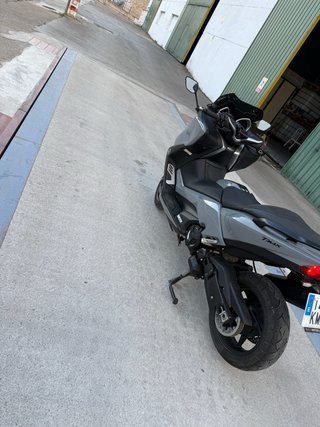Yamaha TMAX 560 Max Scooter Gris